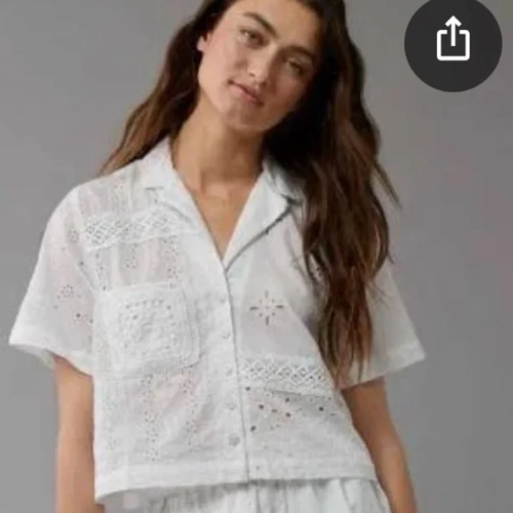 American Eagle White Eyelet Button-Front Short Sleeve Shirt XS - Picture 1 of 9